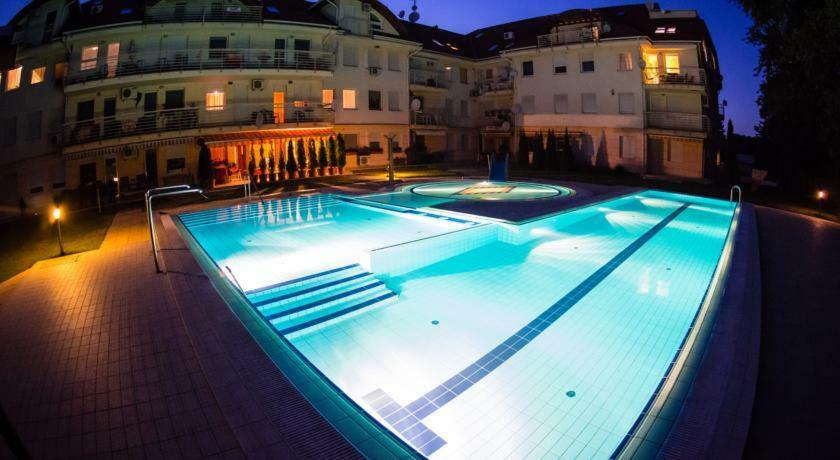Relax Beach Apartman Hajdúszoboszló Exterior foto