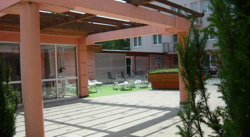 Relax Beach Apartman Hajdúszoboszló Exterior foto